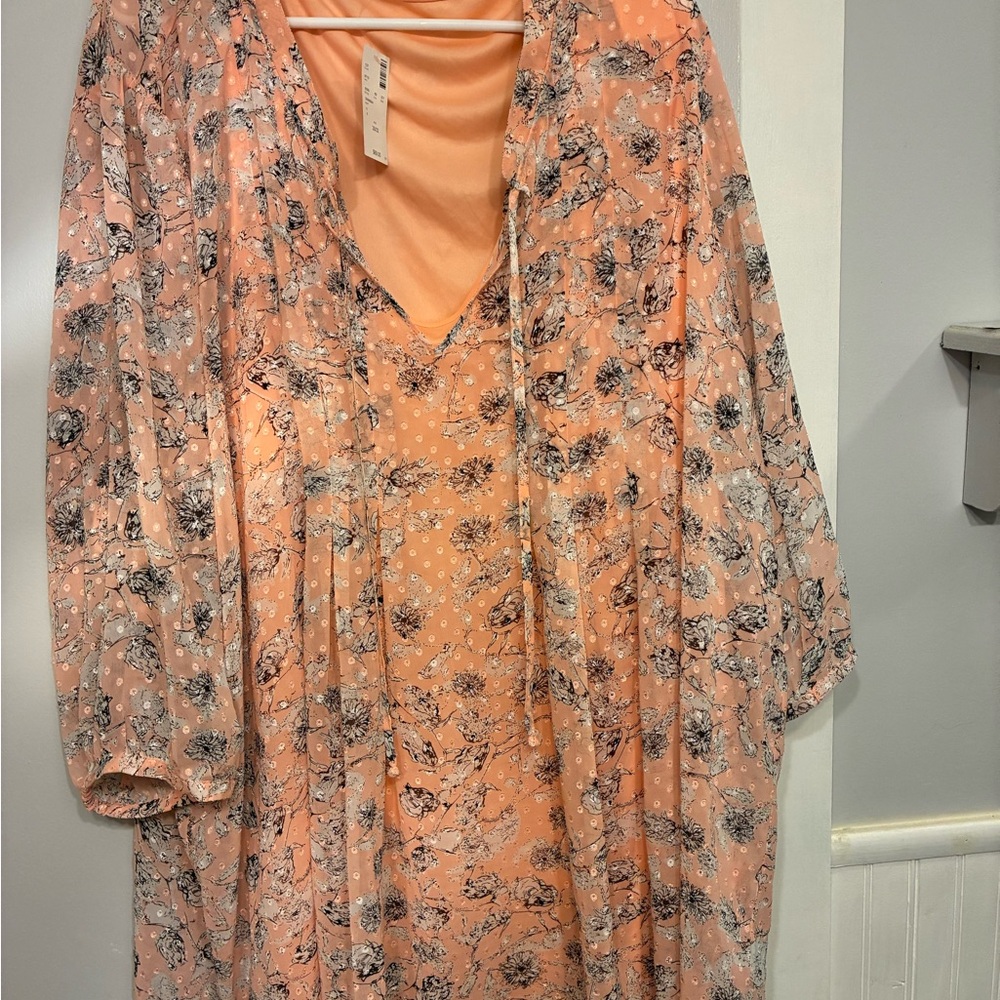 Avenue Women’s 30/32 Soft  Floral Top